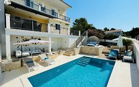 Villa Lemony